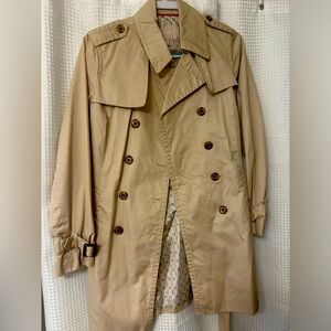 Classic Medoum Banana Republic Tan Trench Coat